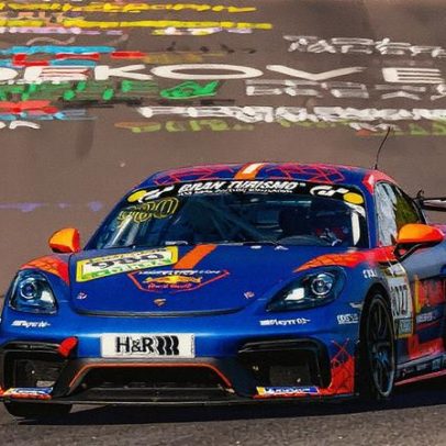 Max Verstappen compete em sua primeira corrida de endurance no Nürburgring-Nordschleife