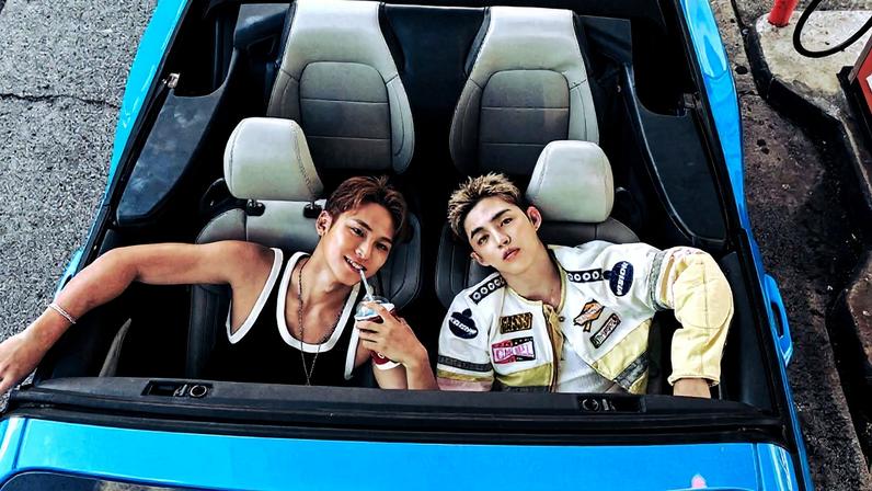 Projeto paralelo do SEVENTEEN, CxM, com S. (Foto: Reprodução)