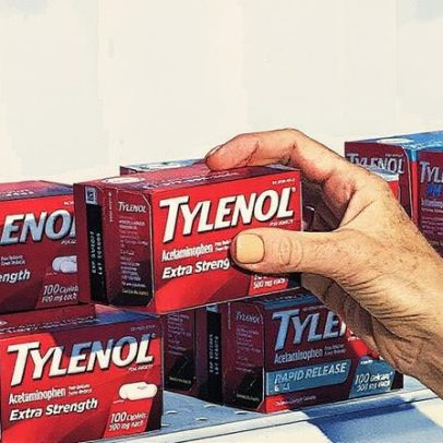 Ações da fabricante do Tylenol caem 7,5% após declarações infundadas de Trump sobre autismo