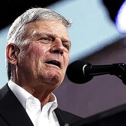 Felipe Simas considera deixar carreira após sua conversão religiosa