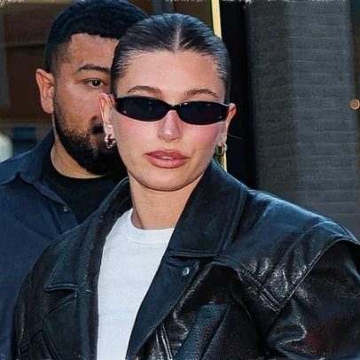 Hailey Bieber reinventa look simples com estilo inspirado em Grease