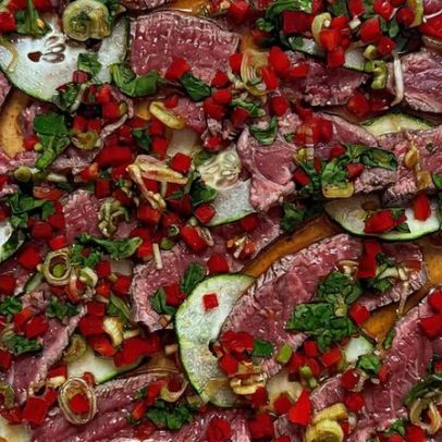 Deliciosa ternera com pepino e molho agridulce conquista paladares brasileiros