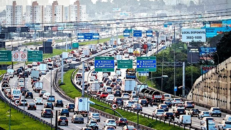 Anvisa apreende suplementos herbais, whey protein e creatina (Foto: Reprodução)