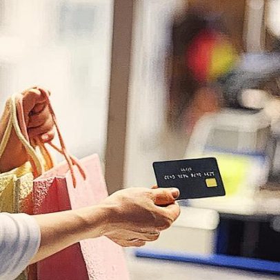 Wells Fargo desafia gigantes de cartões de crédito em busca de crescimento