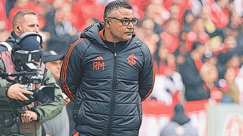 Técnico Roger Machado do Internacional em uma coletiva de imprensa (Foto: Reprodução)