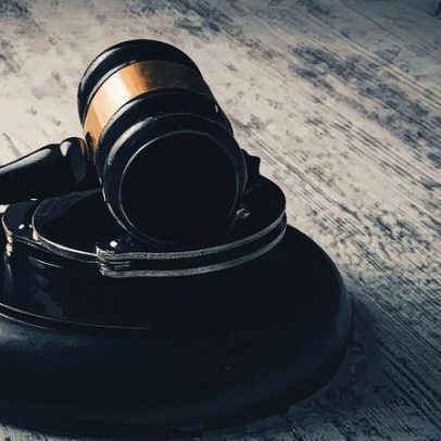 Homem da Pensilvânia condenado por fraude com obras falsificadas de Picasso, Basquiat e Warhol