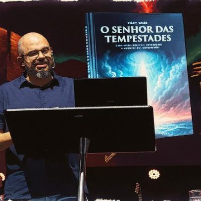 Pastor Israel Meire revela segredos de fé e superação em novo livro