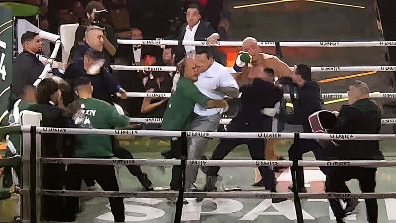 Duelo entre Popó e Wanderlei termina com violência entre equipes no ringue • Repróduo/Transmissão