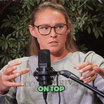 Kylie Kelce defende atraso em comentar sobre noivado de Travis e Taylor Swift