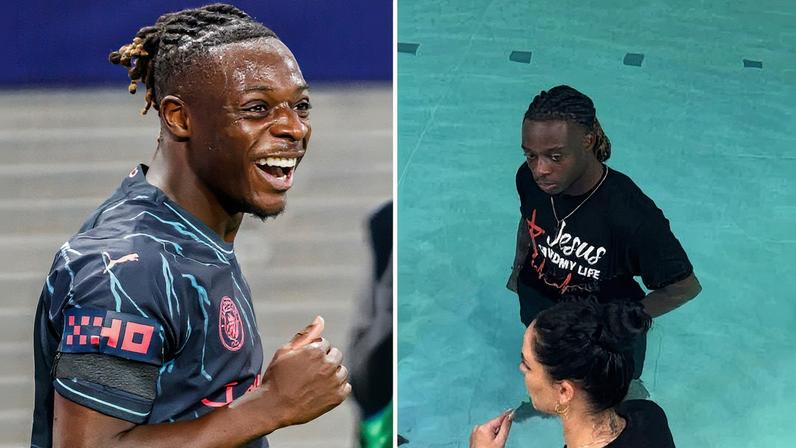 Jogador do Manchester City, Jeremy Doku, em campo durante uma partida (Foto: Reprodução)