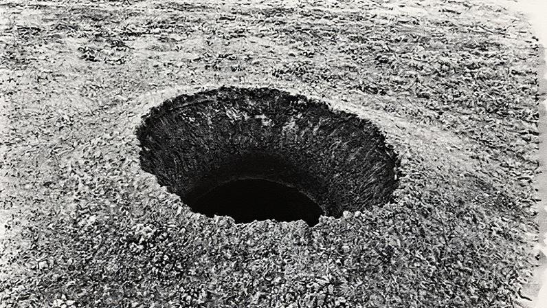 Cratera de gás na Península de Yamal, no norte da Rússia (Foto: Reprodução)