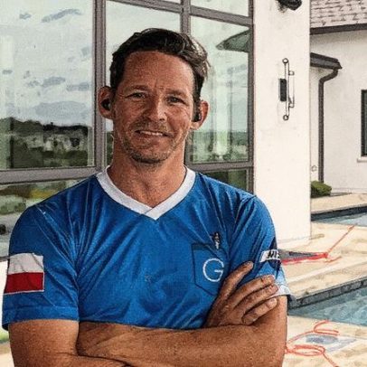 Jovem abandona faculdade e fatura US$ 1 milhão com serviço de limpeza