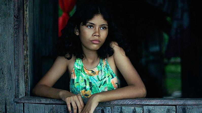 Jamilli Correa em cena no filme 'Manas', de Marianna Brennand (Foto: Reprodução)