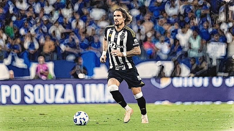 Lyanco durante jogo entre Atlético-MG e Cruzeiro pela Copa do Brasil (Foto: Reprodução)