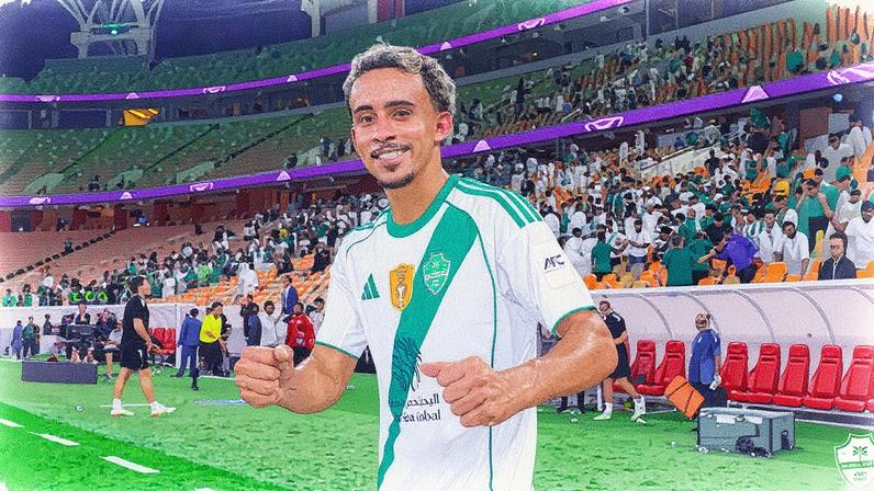 Matheus Gonçalves estreou com vitória no Al-Ahli, da Arábia Saudita (Foto: Reprodução)