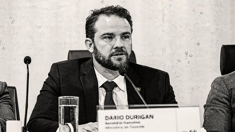 Secretário-executivo do Ministério da Fazenda, Dario Durigan, discute a possibilidade de auxílio a empresas brasileiras afetadas pela tarifa de 50% imposta pelos Estados Unidos (Foto: Reprodução)