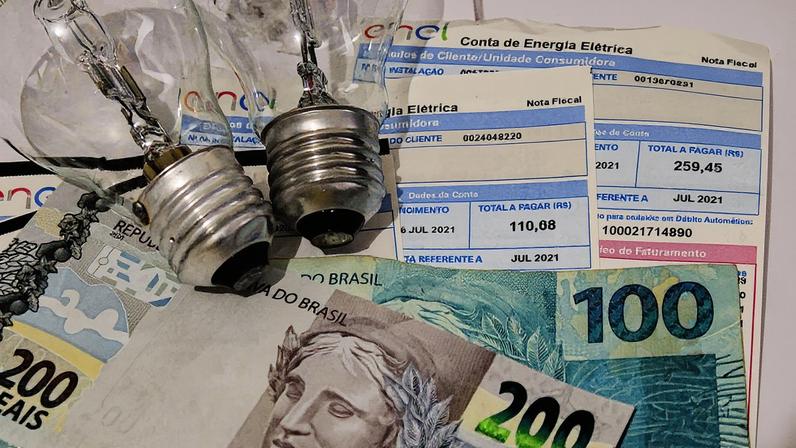 Imagens de lâmpadas e conta de luz na região de São Paulo (SP) (Foto: Reprodução)