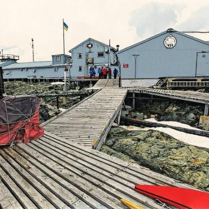 Cientista chileno é condenado por estupro de colega na Antártida