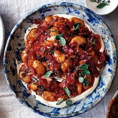 Ottolenghi apresenta três receitas reconfortantes do seu novo livro de culinária