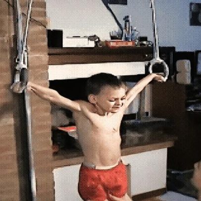 'Menino mais forte do mundo' se transforma em pizzaiolo aos 21 anos