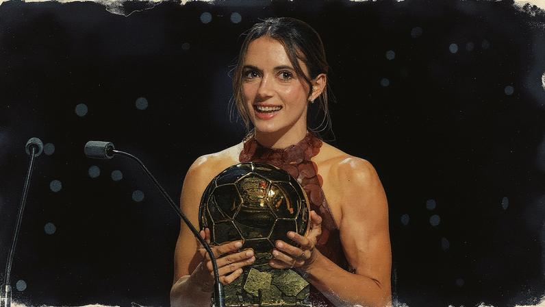 Aitana Bonmatí recebe o Balão de Ouro como a melhor jogadora de futebol de 2025 em Paris (Foto: Reprodução)