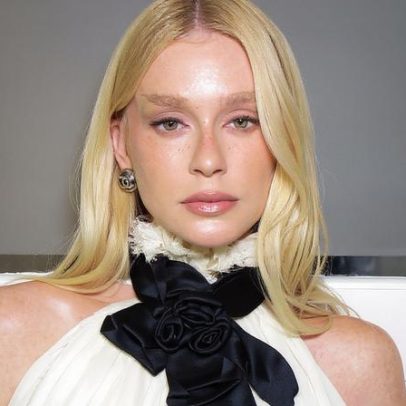 Marina Ruy Barbosa brilha com look vintage em baile de São Paulo