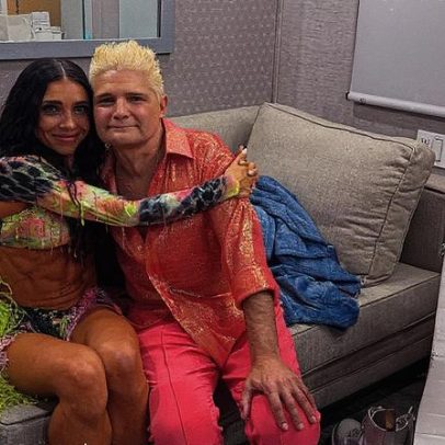 Corey Feldman rebate afirmação de Maksim Chmerkovskiy sobre dificuldades de Jenna Johnson no 'DWTS'