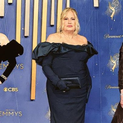 Atrizes acima de 50 anos brilham no tapete vermelho do Emmy 2025