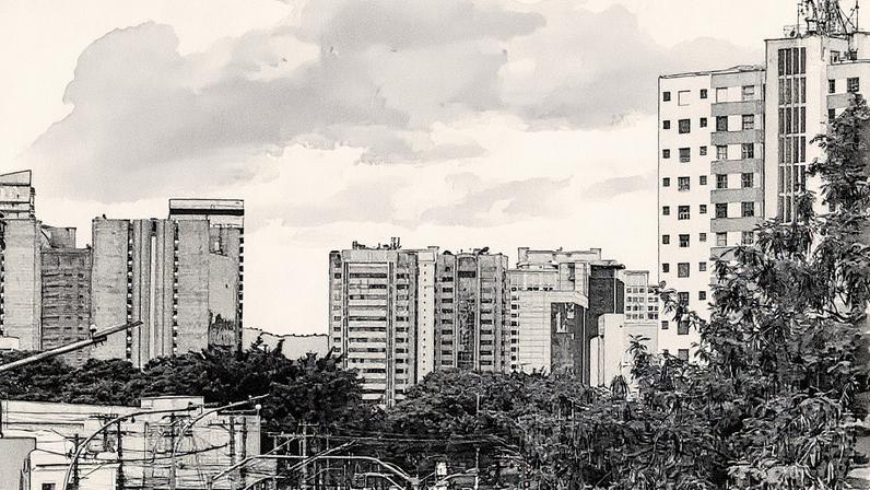 Nuvens carregadas de chuva se aproximam da Barra Funda, na zona oeste de São Paulo; previsão de dias frios e nublados na capital (Foto: Reprodução)
