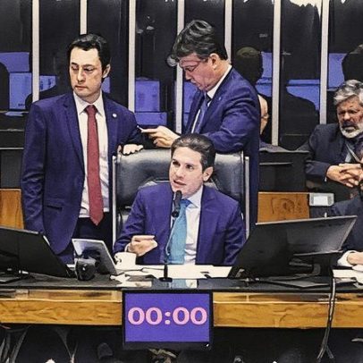 Advogado analisa o impasse crítico sobre o PL da Dosimetria e Anistia