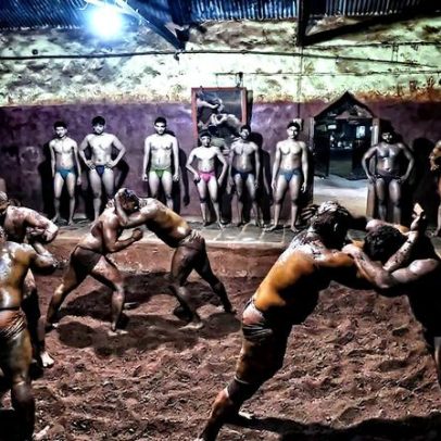 Kushti, a luta livre indiana que exige celibato e disciplina rigorosa