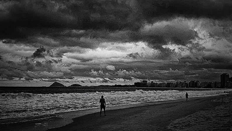 Céu nublado na Praia de Copacabana (Foto: Reprodução)