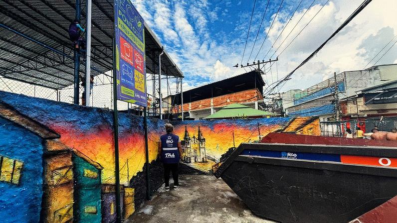 Mural retrata a Igreja da Penha, cartão-postal do bairro, no Ecoponto do Parque Proletário (Foto: Reprodução)