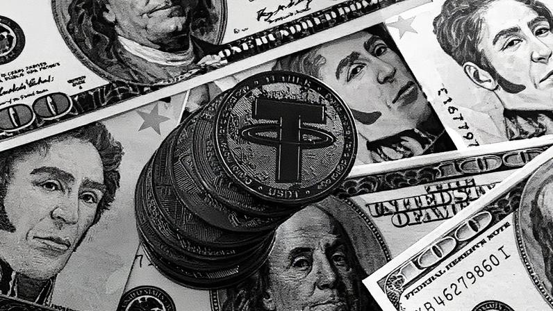 Notas de bolívar venezuelano e dólar americano, além de representações da criptomoeda Tether, são exibidas em uma ilustração (Foto: Reprodução)