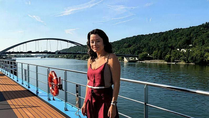 Daniela Filomeno a bordo da embarcação AmaSonata no Rio Danúbio, na Europa • CNN Viagem&Gastronomia