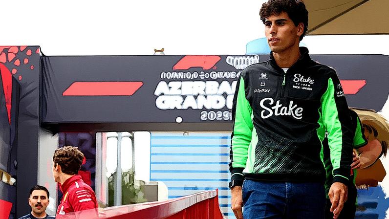 Gabriel Bortoleto chega ao Circuito de Baku, onde ocorrerá o GP do Azerbaijão de Fórmula 1 em 2025 (Foto: Reprodução)