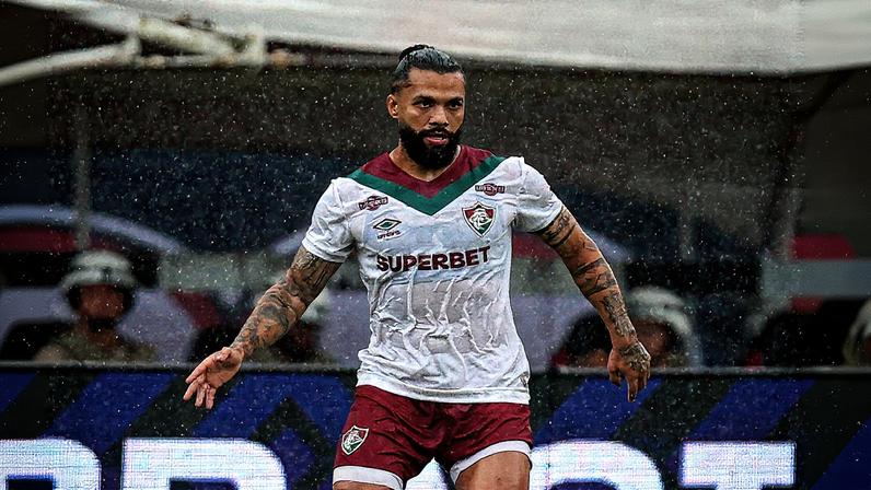 Otávio em campo durante a vitória do Fluminense por 1 a 0 sobre o Vitória no Campeonato Brasileiro (Foto: Reprodução)