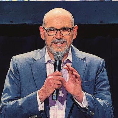 Conselho do avô ajuda jovem a se tornar CEO e valorizar todos os cargos