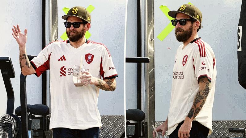 Jonah Hill was spotted in Los Angeles on the set of his latest film again. TheImageDirect.com