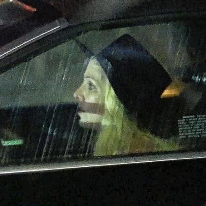 Britney Spears sofre manobra arriscada ao dirigir para casa após sair com amiga