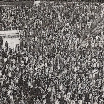 Estudantes participam de ação evangelística em universidade dos EUA