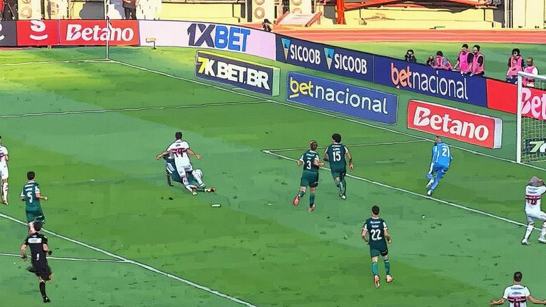 VAR sobre lance em São Paulo x Palmeiras (Foto: reprodução CBF)
