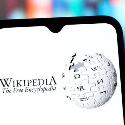 Criador da Wikipédia critica viés do site e inspira Musk a lançar concorrente