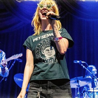 Hayley Williams lança nova música Dias Bons, ouça