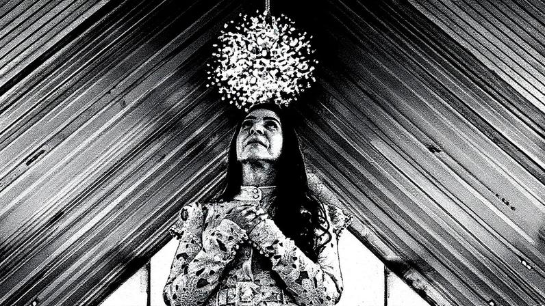 Com mais de 40 anos de carreira, Mara Lima apresenta a canção Falar com Deus. Foto: Divulgação