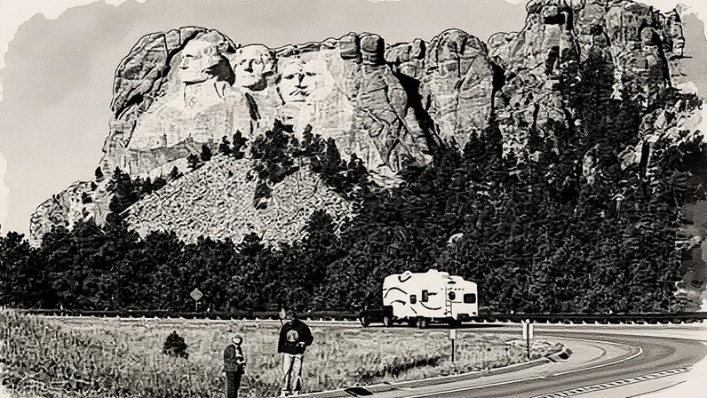 Estrada nos EUA tem como paisagem o icônico Monte Rushmore  • Scott Olson/Getty Images