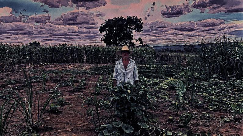 Sr. Osvaldo Azevedo Fogaça, de 68 anos, soma-se aos mais de 9 milhões de aposentados e pensionistas vítimas de descontos ilegais (Foto: Cortesia/Rafael Fogaça)