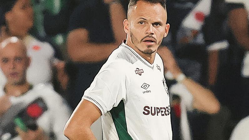 Renê em ação pelo Fluminense contra o Vasco no Maracanã, em jogo válido pela 29ª rodada do Brasileirão (Foto: Marcelo Gonçalves / FFC)