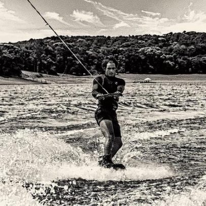 Nove hotéis em SP com lagos para esportes aquáticos