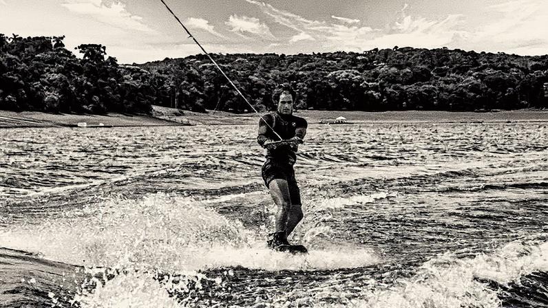 Wakeboard é uma das práticas esportivas à disposição no Clara Ibiúna • Divulgação